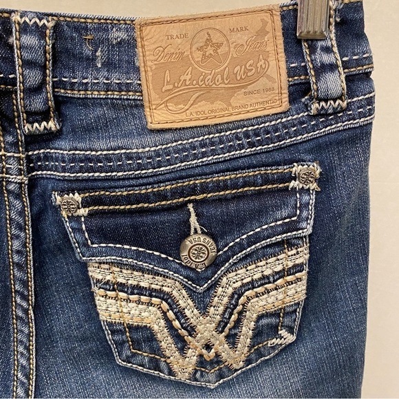 LA Idol 7 (30) Capri Jeans Low Rise Embroidered Back Flap Pockets Stretch - Picture 7 of 12